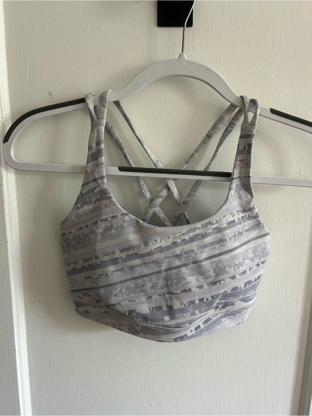 lululemon athletica Light Grey Strappy Sports Bra Size 4